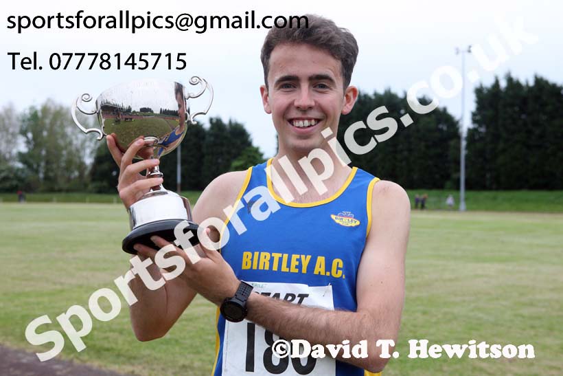 Jimmy Hedley 800 metres Challenge Cup, North Eastern Grand Prix, Monkton Stadium, Jarrow. Photo: David T. Hewitson/Sports for All Pics